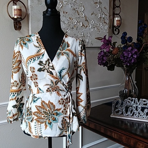 Floral Faux Wrap Blouse By Harvé Bernard. Size M - Picture 5 of 17